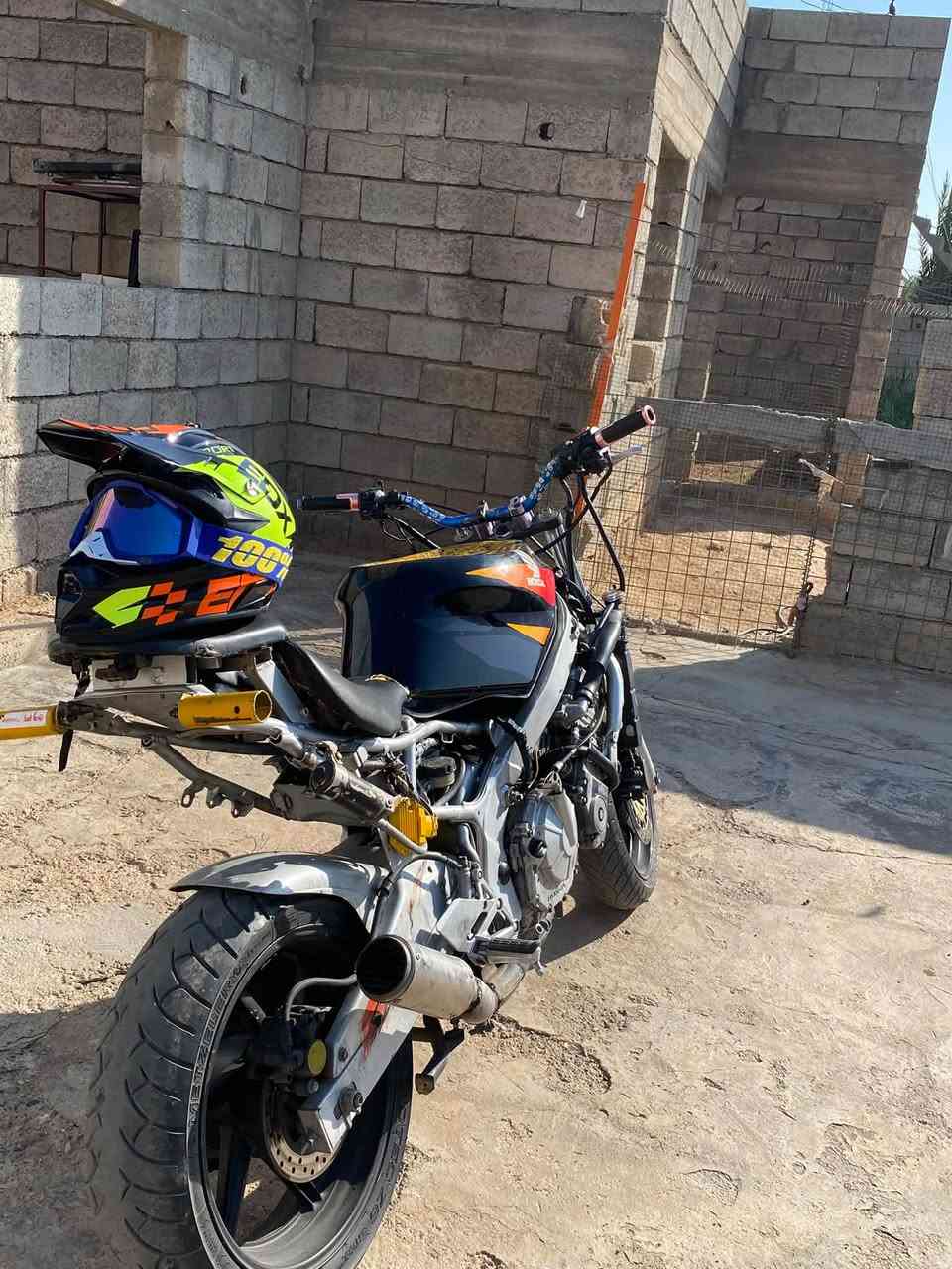 السلام عليكم بطح هوندا f2.600 دراجه محرك بلشرط بس بيها خلل بلكهربائيات السعر 10 أوراق بيها مجل  متواجد بس واتساب ***********
