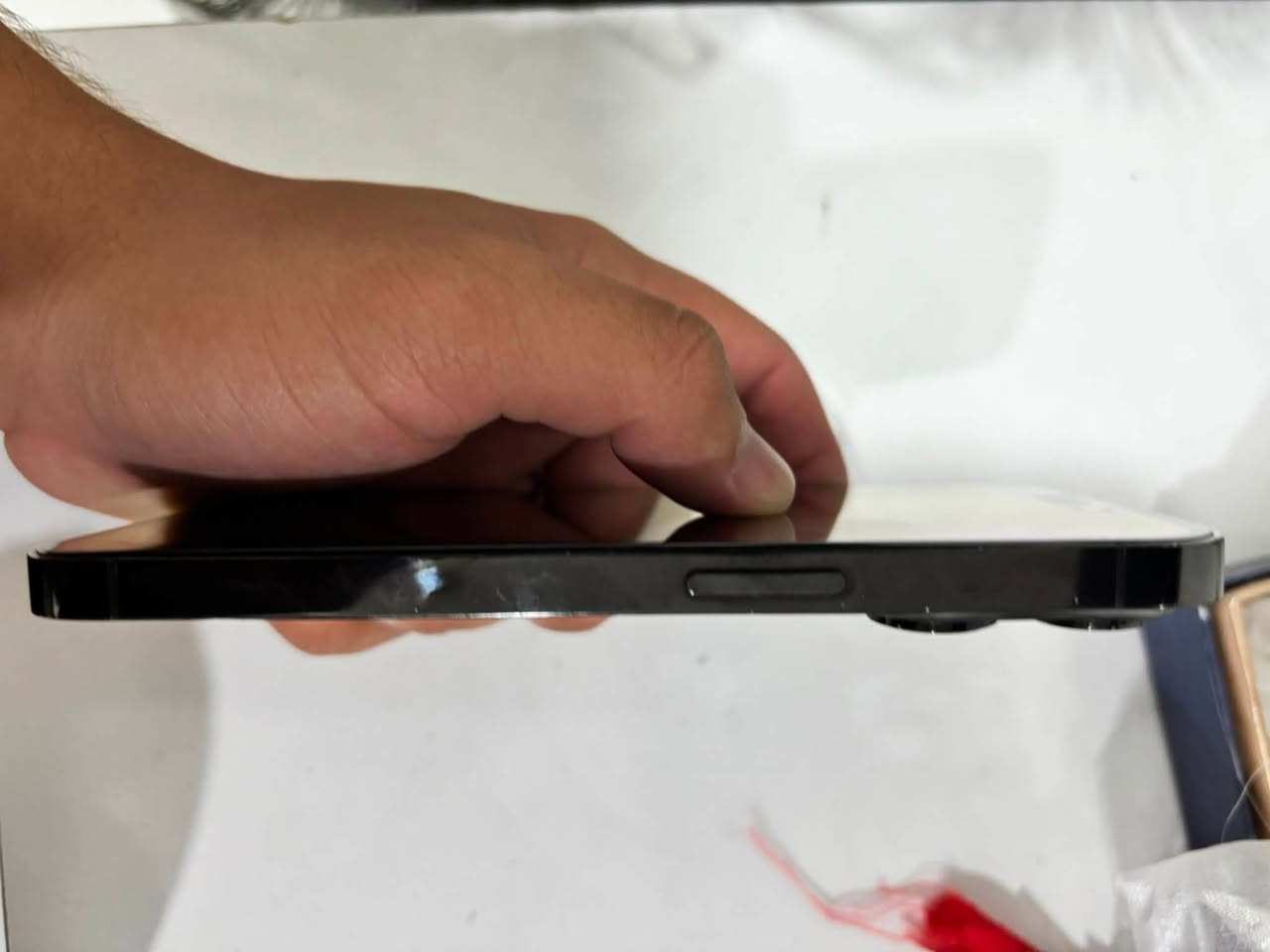 📱 للبيع: آيفون 14 برو (iPhone 14 Pro)
المواصفات والحالة:
مفطور الضهر اثر وكعه
 الذاكرة: 128 جيجابايت
 الاتصال: شريحتين (Dual SIM)
 الشاشة: مستبدلة (درجة أولى وشغالة بدون أي مشاكل)
 البطارية: مستبدلة جديدة (أداء ممتاز 89%)
 الحالة العامة: الجهاز شغال وصافي، كفالة فحص قبل الشراء.
الجهاز مابي اي عطل او مشكله 
مراوس مع ايفون انضف واحسن فقط
للبيع قيم بتعليق عجبني بعت ماعجبني ابقي يمي 
*********** بي واتس الشراي يراسل او يتصل وشكرا
📍مكان الهاتف موصل كوكجلي
