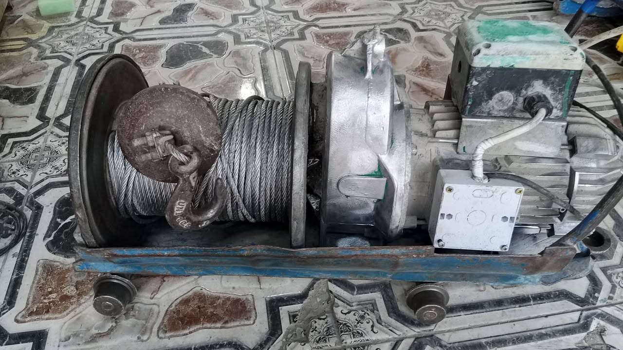 ونش ايطالي • نص طن • بغداد