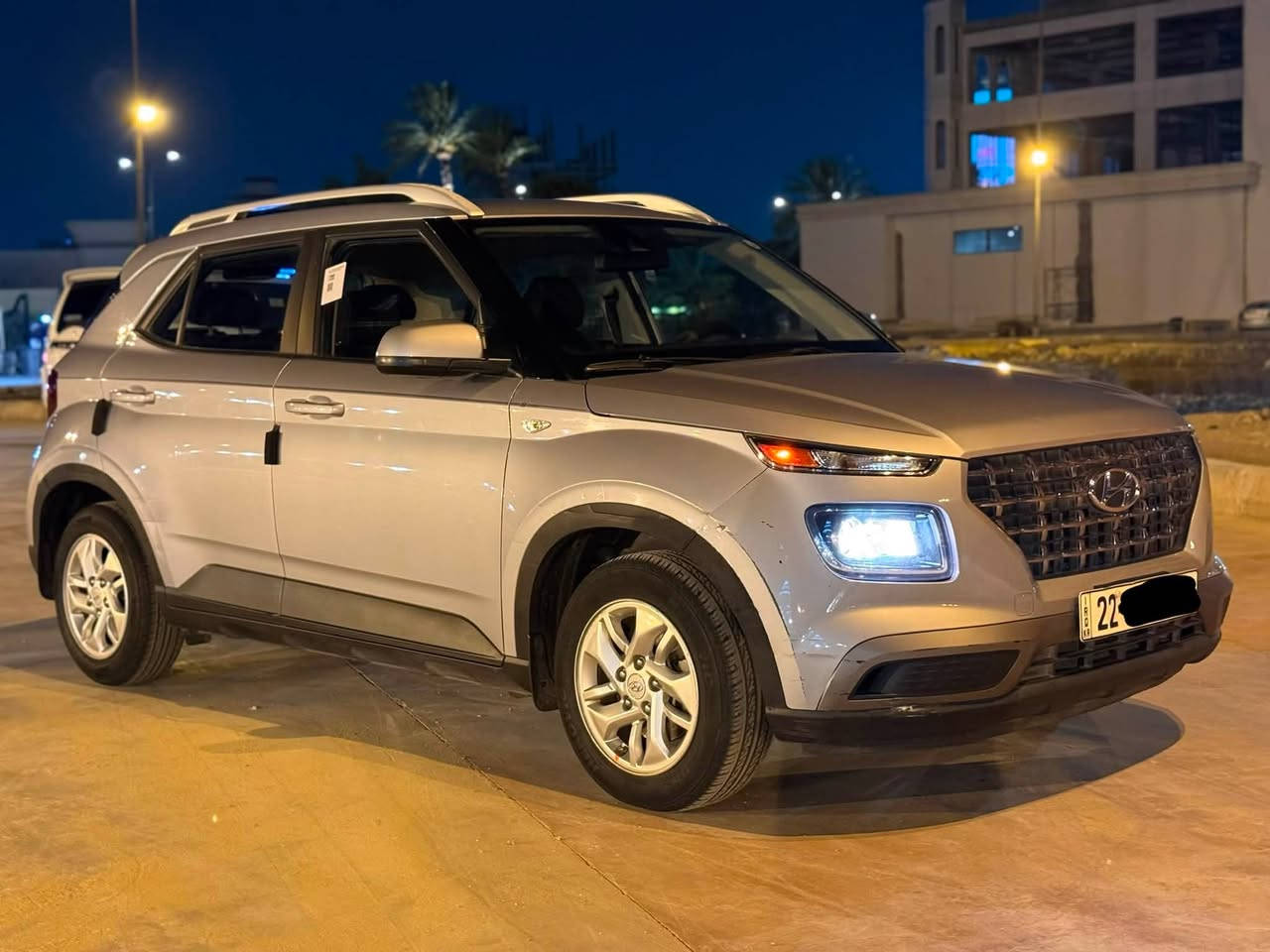 يا الله
هونداي فينو 2020 
***********☎️
محرك 2000 دوش 
سيارة كلش نظيفة
سعر 113$ بيها مجال قليل 
بدون ايرباك بجم كبس شركة 
بدون اي دواخل 
سيارة رقم اربيل باسمي 
كير AT المرغوب 
شاشة جبيرة كامرا 
تحكمات ستيرن 
ماشية 73 الف 
4 انظمه قيادة
صور الحادث وسونار بالمنشور
مكان السيارة بغداد زيونة 📍
