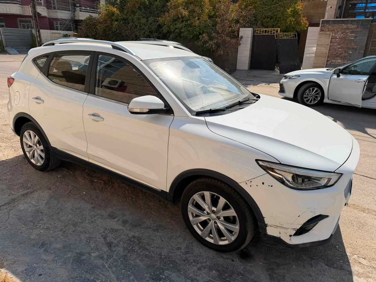 السلام عليكم للبيع MG ZS 2021 ماشية 28 الف السيارة مكفولة ما عدة دعامية امامية مو حلوة 
محرك 1500  *********** 
السعر 95 ورقة
