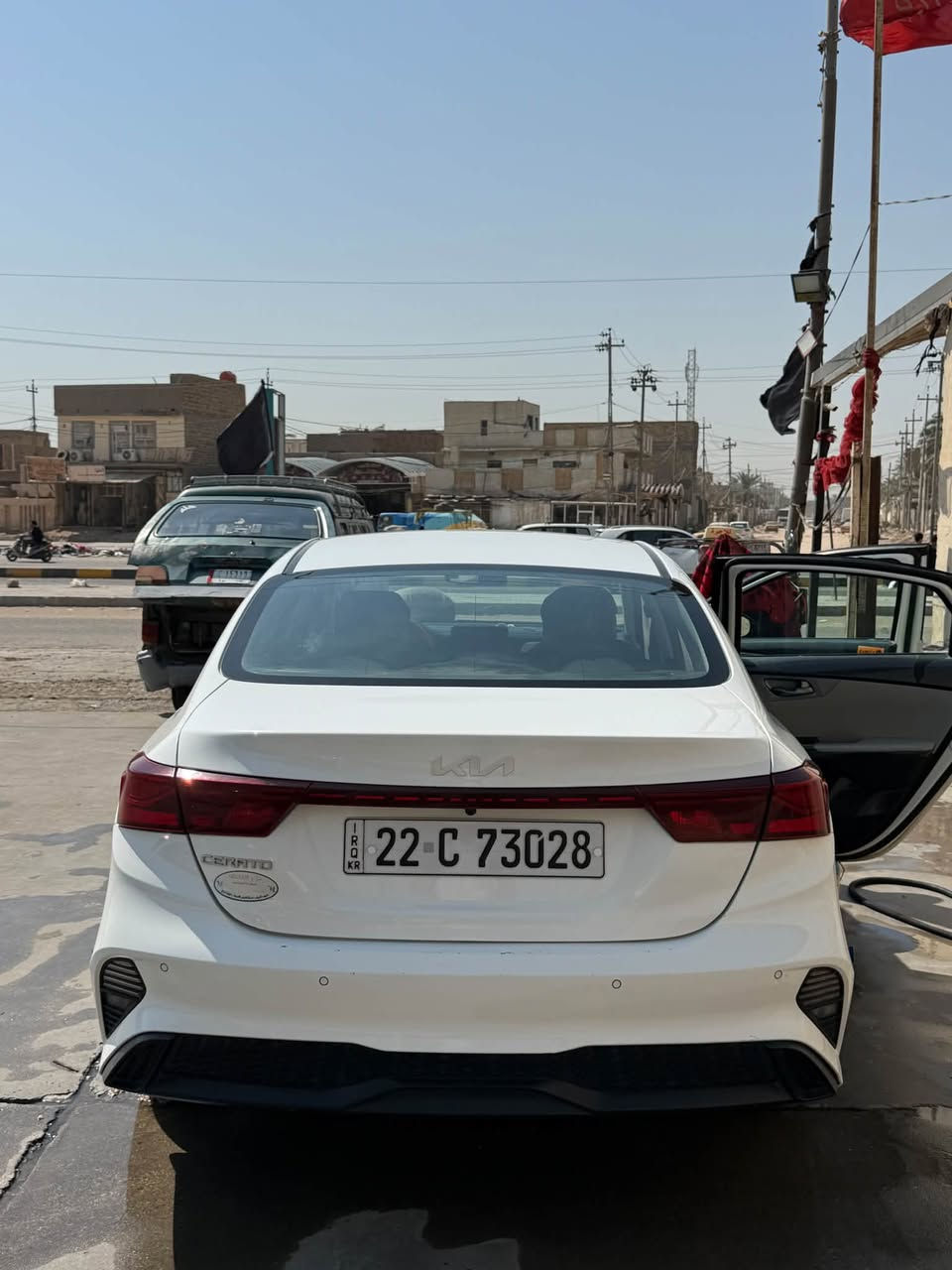 سيراتو موديل 2022خليجي ماشيه 100بيه طخه باب السايق والباقي كفاله سعر 165وبيه مجال
***********
