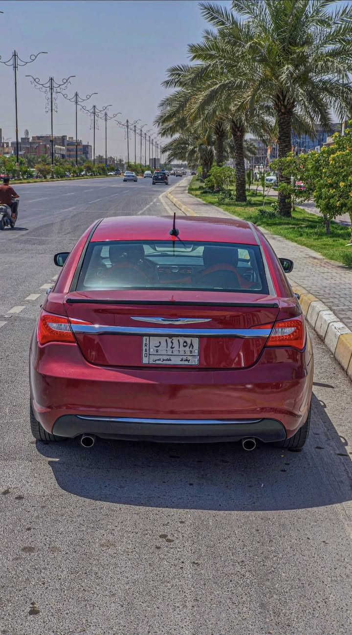 كرايسلر c200
كرايسلر c200 موديل 2013 لون ماروني السياره خير من الله 
المحرك المرغوب 6 سلندر 3600 
السياره عليها ادامه جديده 
حديده امامية وخلفية جديده 
تخم تاير جديد 
تبريد السياره ثلج 
السياره فول مواصفات عدا البصمه 
فتحة سقف 
شاشه لمس 
كاميرا خلفيه
تحكمات ستيرن 
كشن سايق كهربائي 
سستم صوت 6 سماعات 

حادثها امامي عكس السايق 
السياره بيها خمس قطع 
سعرها 80 ورقه بيها مجال بسيط 
مكانها كربلاء 
راسلني واتساب وبيك خير وتدلل 
***********
