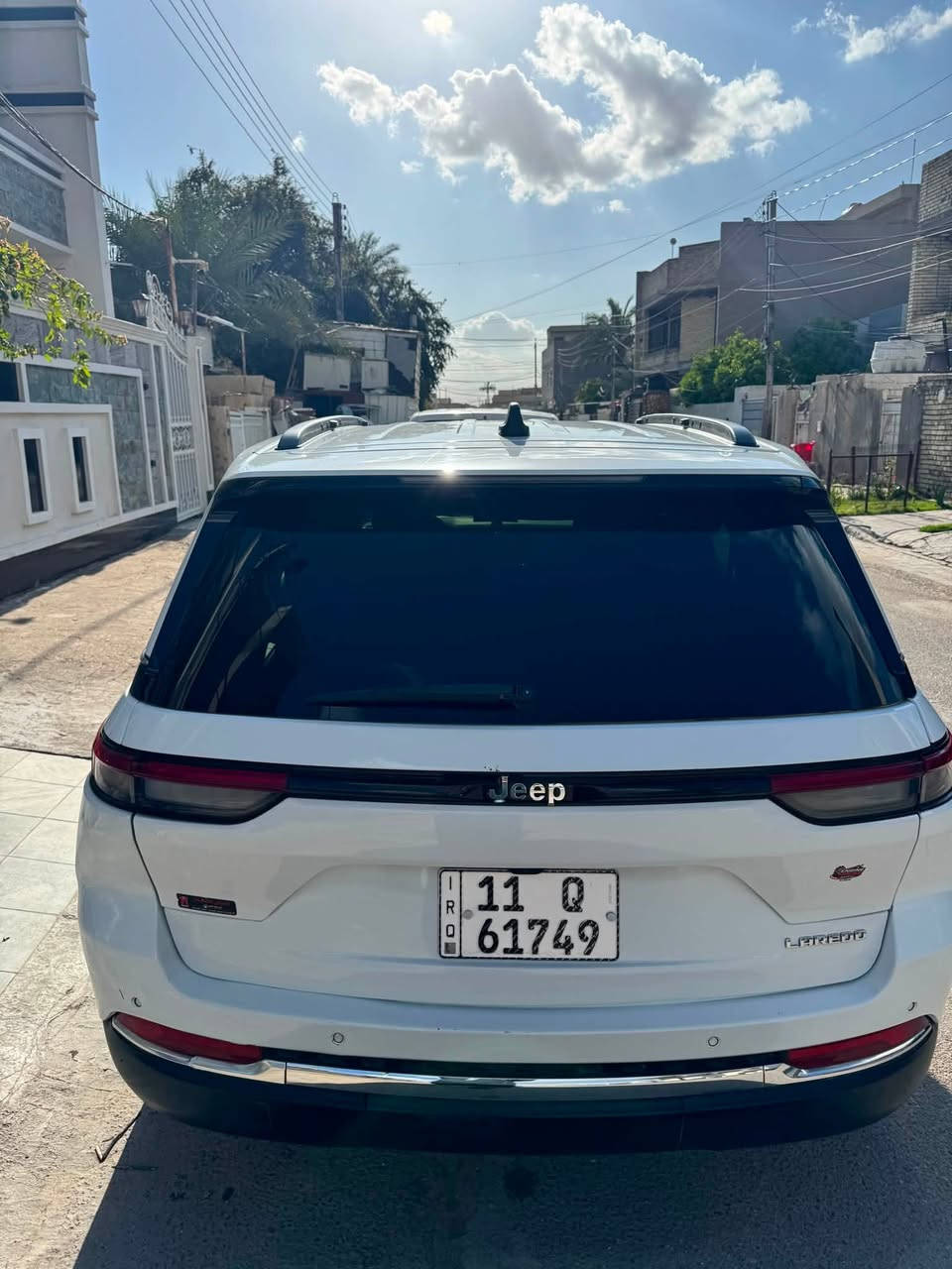 جيب كراند شيروكي فئة لاريدو موديل 2023 5 راكب ماشية 63 الف km
المواصفات:
مقعد السائق كهرباء/شاشة كار بلاي/كير ماوس هاند /بريك بصمه/تحكم ستيرن/خروج عن المسار
تحكم تبريد شاشة/تبريد قطعتين/شفتات ستيرن
مثبت سرعة كروز/رادار مدى بعيد وقصير
لايت زنون/  وباقي المواصفات المعروفه
 حادثها جاملغ خلفي وربع صندوق فقط بدون ايرباك بدون دواخل صور الحادثه مرفوقه 
بارد في الباب الخلفي الايمن   وبارد في الباب الامامي الايمن 
مكان السيارة / بغداد 
السعر 28000$ 
 للتواصل / ***********
