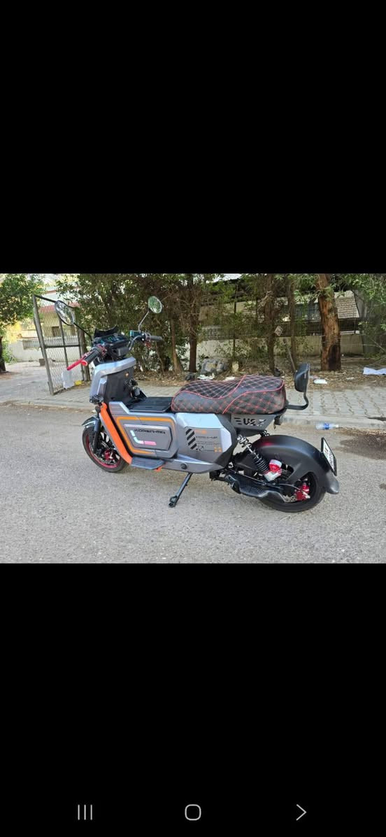 ألسلام عليكم دراجه شحنF15 بطارية ليثيوم دراجه رياضيه 72 فولت عقل وملف 3000 آلاف فول مواصفات رقمي للتواصل ***********
