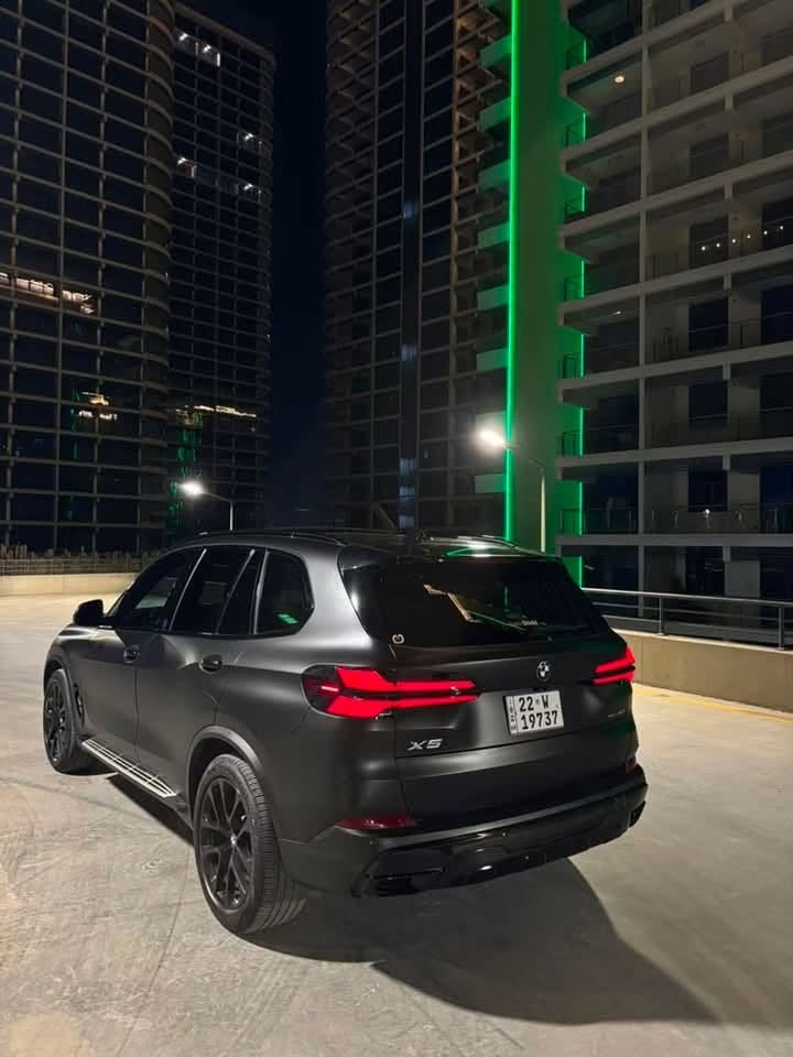 BMW X5 
موديل :2024 
سياره :وارد امريكي كلين تايتل كفالة عامة من الصبغ والبارد 
محرك بنزين :6 سلندر 
TwinPower Turbo

مواصفات :
الكاميرا الخلفية - سقف بانورامي - صندوق كهربائي - التحكم على المنحدرات - كامرات  360 - تدفئة المقاعد - تبريد المقاعد - فتحة
السقف - بصمة - شاشة - مراقبة النقطة العمياء - التحكم التلقائي في درجة الحرارة - نظام بدء التشغيل - نظام فرملة الطوارئ - 8 وسادة
هوائية - المصابيح الأمامية ليد - مصابيح الليزر الأمامية - عرض المعلومات على الزجاج الامامي - تدفئة مقود القيادة - لوحة قيادة رقمية
- إنارة محيطية - أبل كاربلاي 

الاضافات 
- تضليل 80‎%‎ مرخص 
PPF كامل اسود مات ضمان 
- 10 سنوات
- شباك ليد  

السيارة وارد امريكي كلين تايتل و كارفاكس كلين
‎كير و محرك كلها بشرط
وسونار موجود موضح بي كل التفاصيل 

سعر : 515 ورقة
للاستفسار : ***********
العنوان : بغداد
