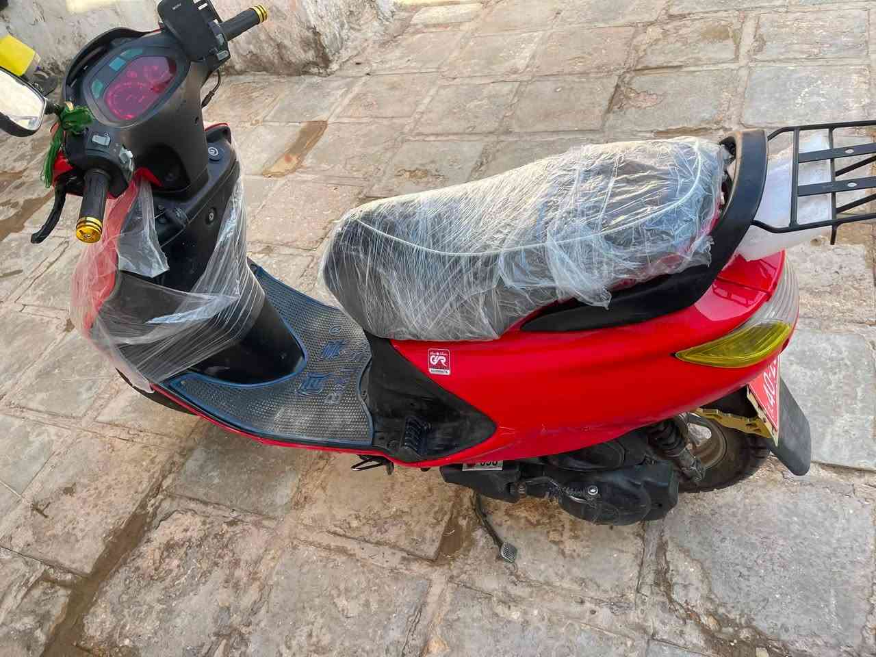 فراشه فحل البيع جديده كله شغاله سلف هندر كهربياته كله شغاله تايرات جدد دبلات جدد عليه صوت يخبل  محرك ما مفتوح جديد صوت ناعم بيع او مراوس ربعه كير مكان نجف ***********وتساب سعر ٤٢٥ وبيه مجال

