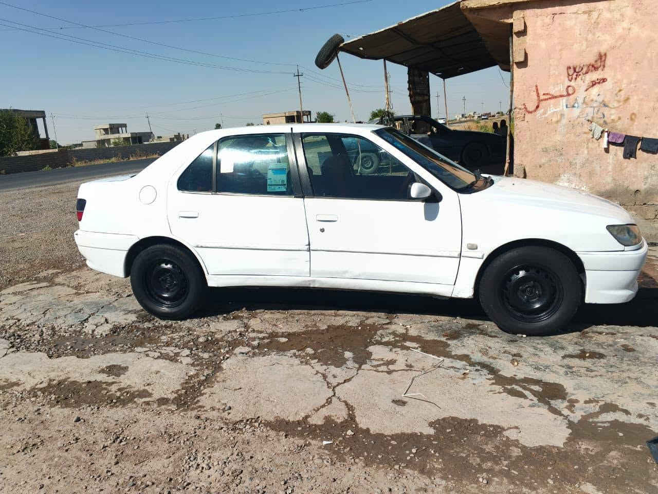 السلام عليكم 
بيجو حره  للبيع 306موديل 2001 رقم انكليزي صلاح الدين بسمي محرك كير شرط طخم تاير امامي جديد صدر جديد  السعر45و بي مجال  للاستفسار الاتصال على الرقم ***********
