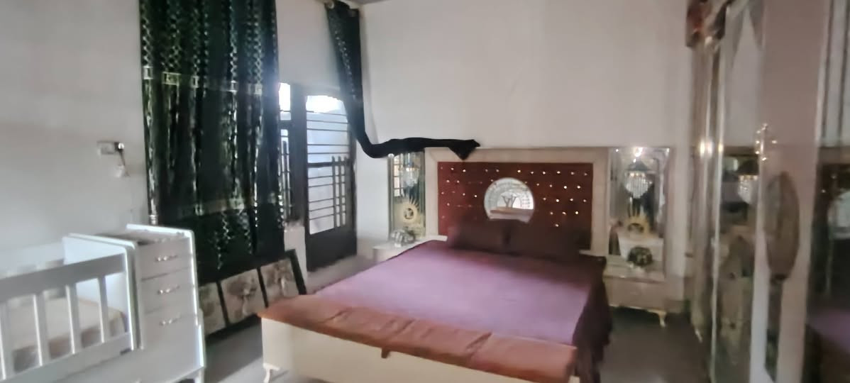 🏡 للبيع – بيت تجاوز
📍 الموقع: الدورة – شارع المصافي، خلف دور الاساتذه 
- الواجهة: 6.5 متر
- النزال : 13 متر
- يتكون من:
  - غرفة نوم
  - صالة مع مطبخ مشترك
  - حمام
  - منور

💰 السعر: 10 مليون  وبي مجال بسيط للمشتري 

📞 للاستفسار والتواصل:
***********
