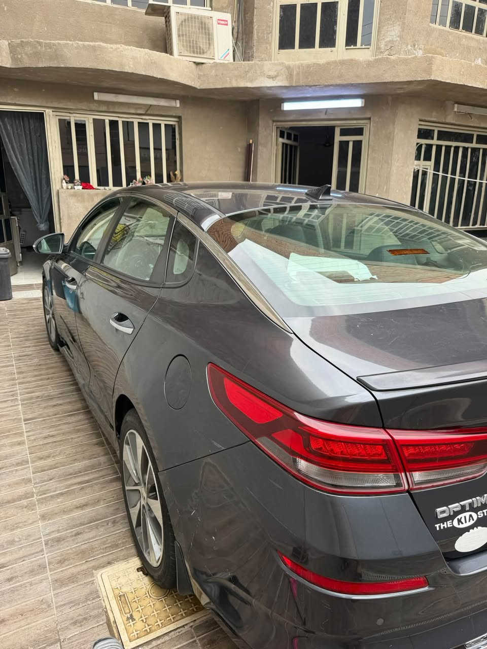 السلام عليكم اوبتيما للبيع وارد امريكي فئه S فول ماعدا الفتحه
موديل 2019 
حجم محرك 4 سلندر 2400 المرغوب  تفول عادي بدون دوانس شرط
ماشيه 84 الف 
رقم اربيل راعيه بغداد شرط التحويل
حادث من امريكا بابين مبدل نفس اللون وصبغ فقط هلال السفلي جاملغ الخلفي بدون ايرباك السياره
السعر  115 وبيه مجال قليل وماتلكه بهيج سعر
مكان السياره بغداد البلديات
***********
