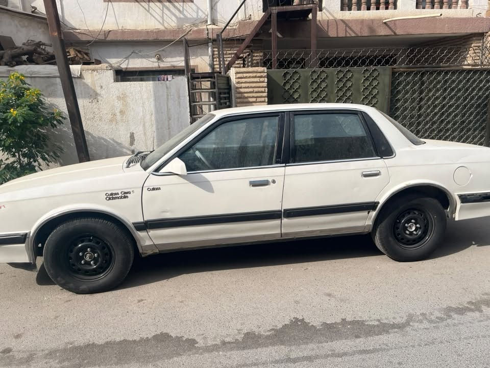 اولدز موبيل • موديل ١٩٩٠ • تحويل مباشر