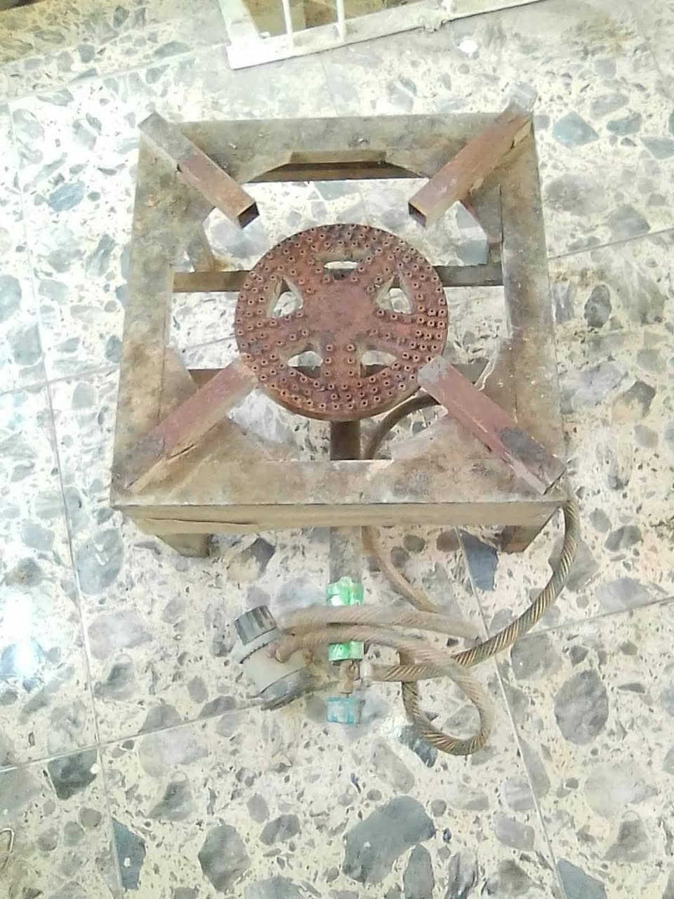 جربايه حديد نفرين+كنتور حديد +مميز امرايه +رحله الأطفال كتابه +صبوره صغيرة+طباخ + ميزان حجم كبير وزن +مكينه خياطه +تنور خبز 
الاتصال ***********

