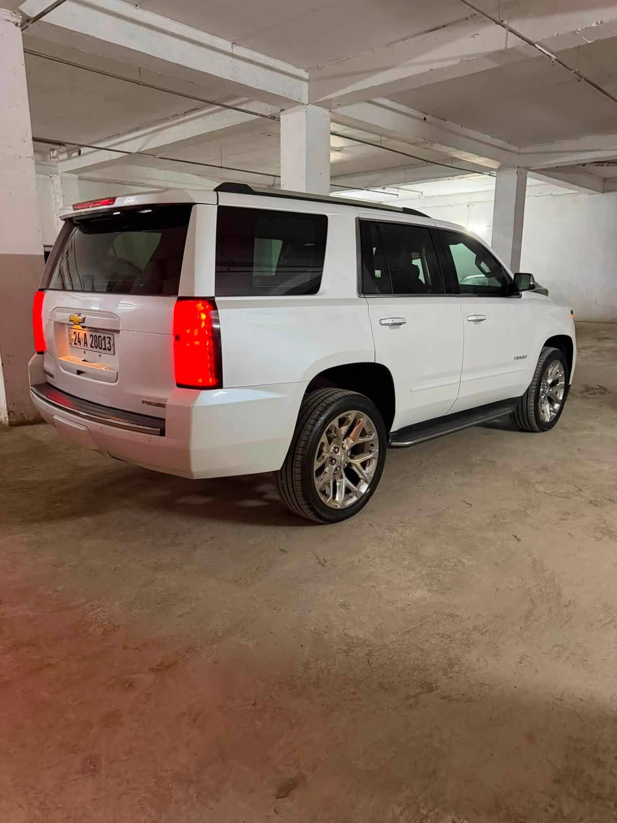 السلام عليكم شفرليت تاهو موديل 2020
خليجي وكاله المنصور فول بريمير 
كفاله ضربه وصبغ وتبديل وبارد 
حتى الدعاميات شخط ما بيها 
رقم سنويه وهزه كله جديد 
ماشيه 68KM o حقيقي 
محرك وكير كبس برغي ما مفتوح بيها 
العنوان اربيل شورش
السعر. 410 
رقم الموبايل ***********
