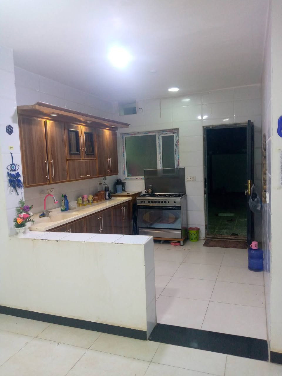 بيت للرهن في مجمع ابو تراب السكني مساحه 200م مدةالسكن سنه او سنتين 
للاستفسار ***********
