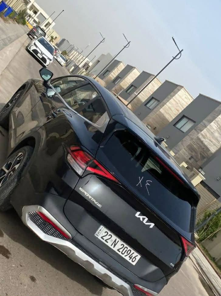 السلام عليكم 
كيا سبورتج موديل 23 رقم اربيل ب اسمي تحويل ثاني يوم 
نص فول السياره نقص مابيها  مكينه 2500 gdi
حادثها من امريكا باب الخلفي مبدل وكلير بنيد من امريكا والمواصفاه عاديه واناره داخليه لسياره بيع او مراوس  السعر 160 وبيها مجال مكاني بغداد البلديات ***********
