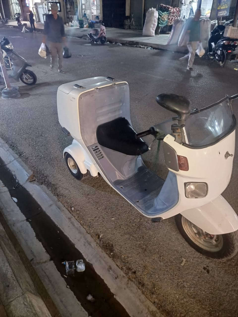 يسلام عليكم للبيع دراجه 60 نكره سلف هندر اشاير بك لايت صندوك جبير خدميه الدراجه حيل للبيع السعر350مكاني بعقوبة ***********
