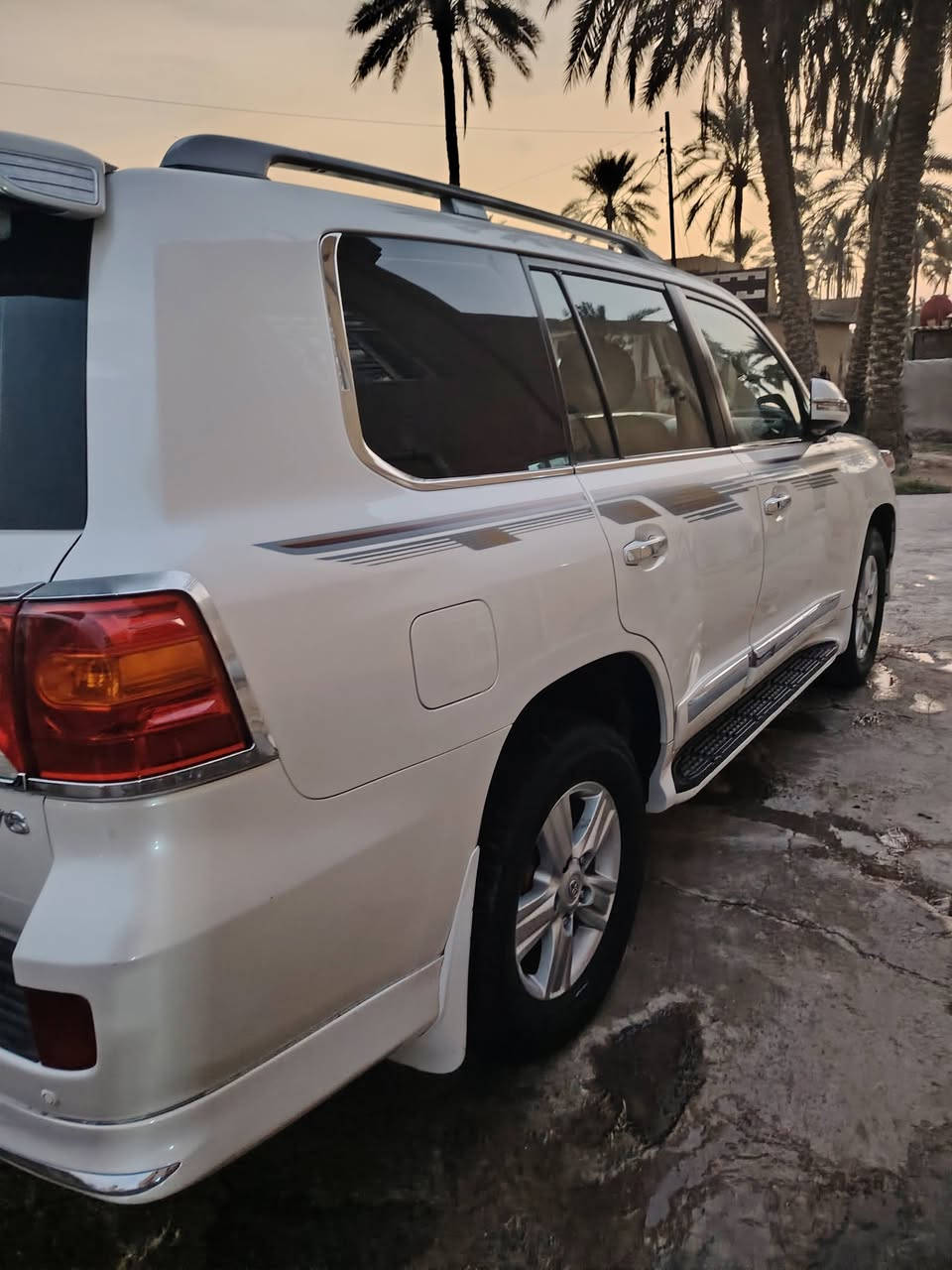 لاندكروزر • ٢٠١٣ • رقم بغداد