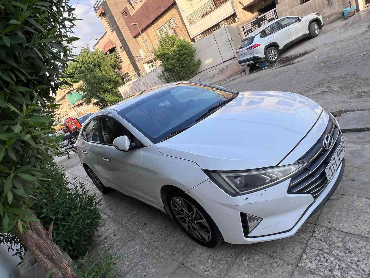 ٢٠١٩ خليجي للبيع فول عده البصمه
الضرر جاملغ جهه السايق مبدل اصلي وكاله وشويه صبغ بالبنيد
المكينه ٢٠٠٠ دوش 
الكير اي تي المرغوب 

بيها صوت رواجز خفيف بس بالتشغيله 
السياره باسمي 
المكان شارع فلسطين 
***********
السعر ١٣٧ قفل
