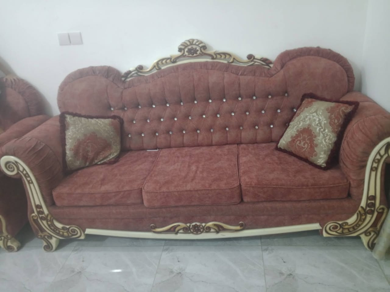 تم ملكي مصري للبيع 10 مقاعد نضافته 90 بال 100 سعره 400 وبي مجال  ***********

