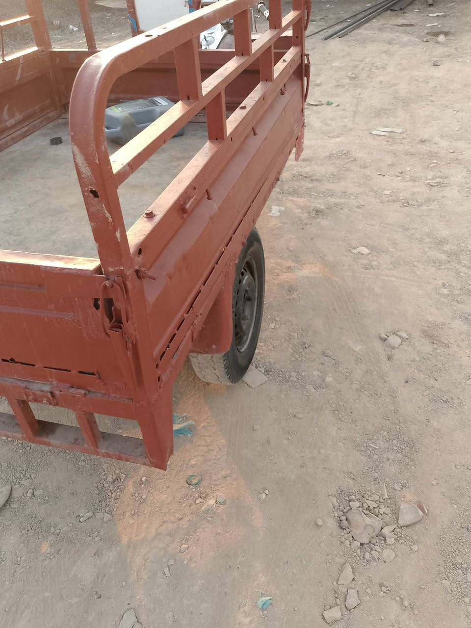 سلام عليكم ستوته جمره مديل 18اوراق ضايعه ركبه طاكه ومصلحه بدي وتانكي دايوان محرك خير من الله اكسن جديد سعر 650بغداد 
***********

