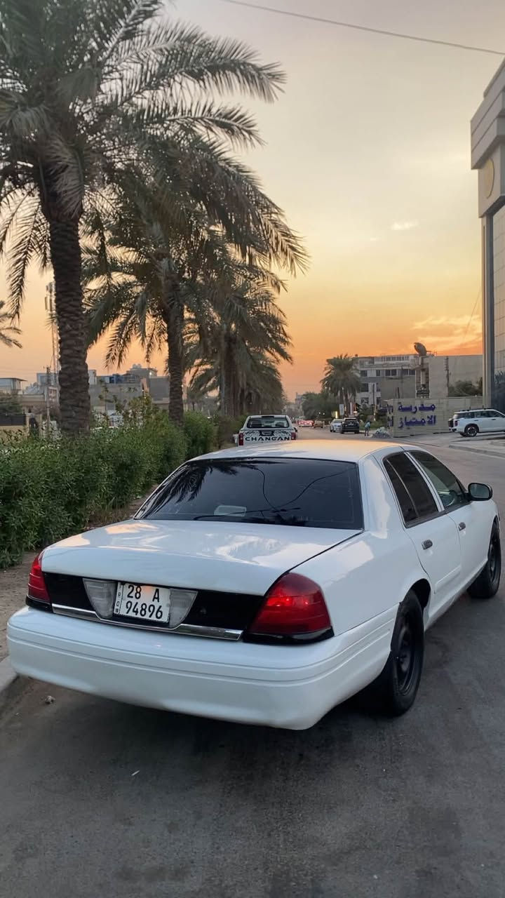 للبيع فورد كروان فيكتوريا  موديل ٢٠٠٧ 
رقم انكليزي هزه وارقام وجدد 
سياره بدون ضربه صبغ عام للجماليه.  
مكينه كير شغاله ١٠٠/١٠٠ 
صدر امامي خلفي جديد لوك 
تبريد شغال ثلج ويه السويح 
تخم تاير جديد 
شاشه كار بلي. كامره خلفيه 
جام كهرباء 
سياره مصروف عليها ادامه كامله بدون اي نقص مال جناي 
السعر 58$
مكاني بغداد حي الاعلام 
للاستفسار الاتصال على الرقم ***********
