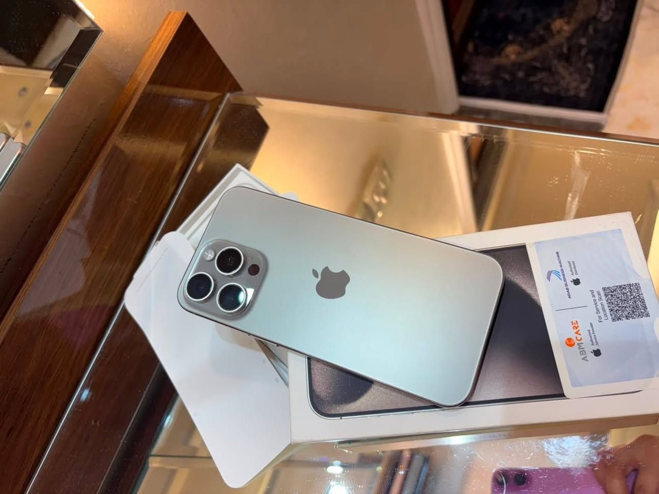 للبيع 
ايفون 15 pro max 
ذاكرة 256
بطارية 86
شرق اوسط 
جهاز نضيف 
مكاني بغداد السيدية
غير متواجد على الفيس 
المهتم يتصل على رقم 
***********
رقم بي واتساب
....غير متواجد على فيس الي مهتم يتواصل على رقم.....
