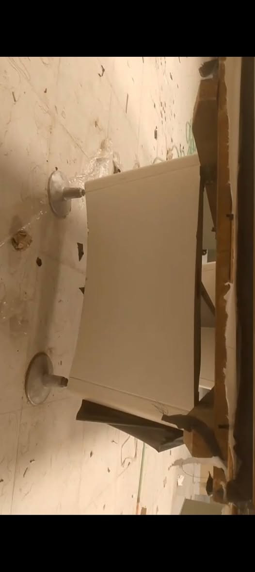 ميز بليارد سوبر ماستر نضافه فول ستيكرات مغلف كامل للبيع او مراوس بماطور هاوجي او شانك  ‏‪***********‬‏
