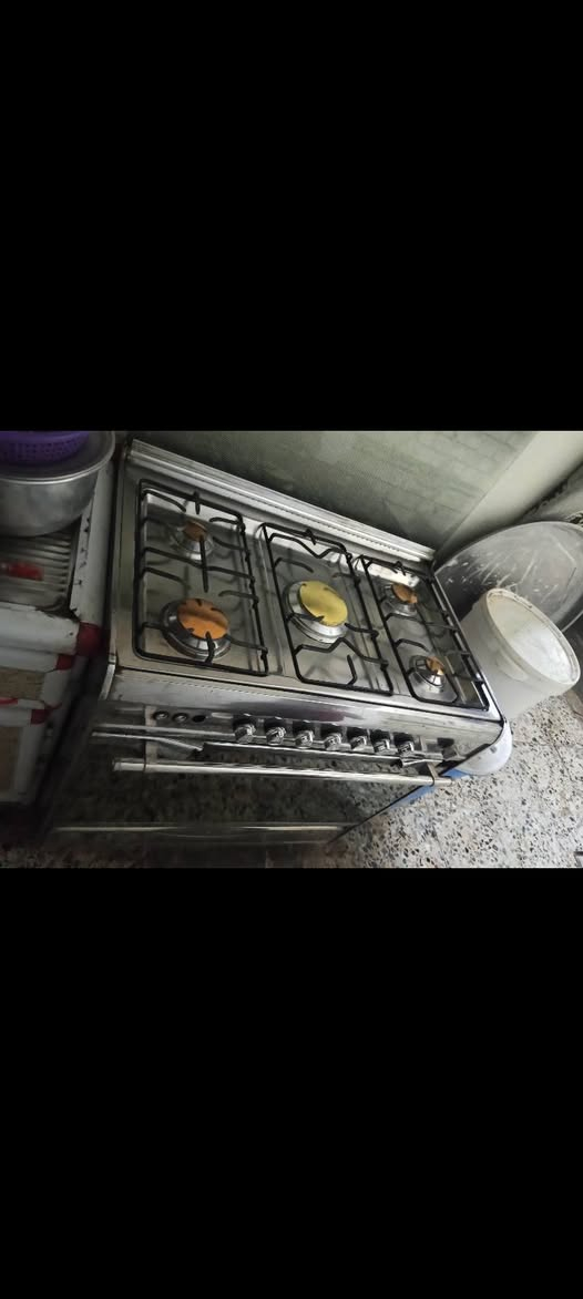 طباخ 5 عيون للبيع محتاج واريده ابيعه المكان المحموديه السعر 200 وبي مجال الرقم ***********
