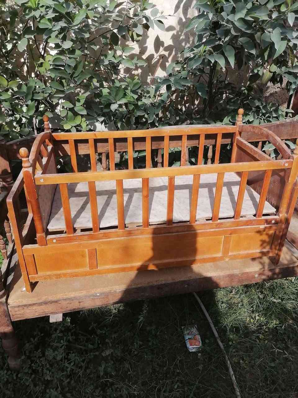 بردات خشب صاج عدد ٤ رايدهن كلهن ب٥ الف
كاروك طفل ثابت غير هزاز رايده ب٥ الف
حي المعلمين قرب جامع الشهيد وضاح ***********
