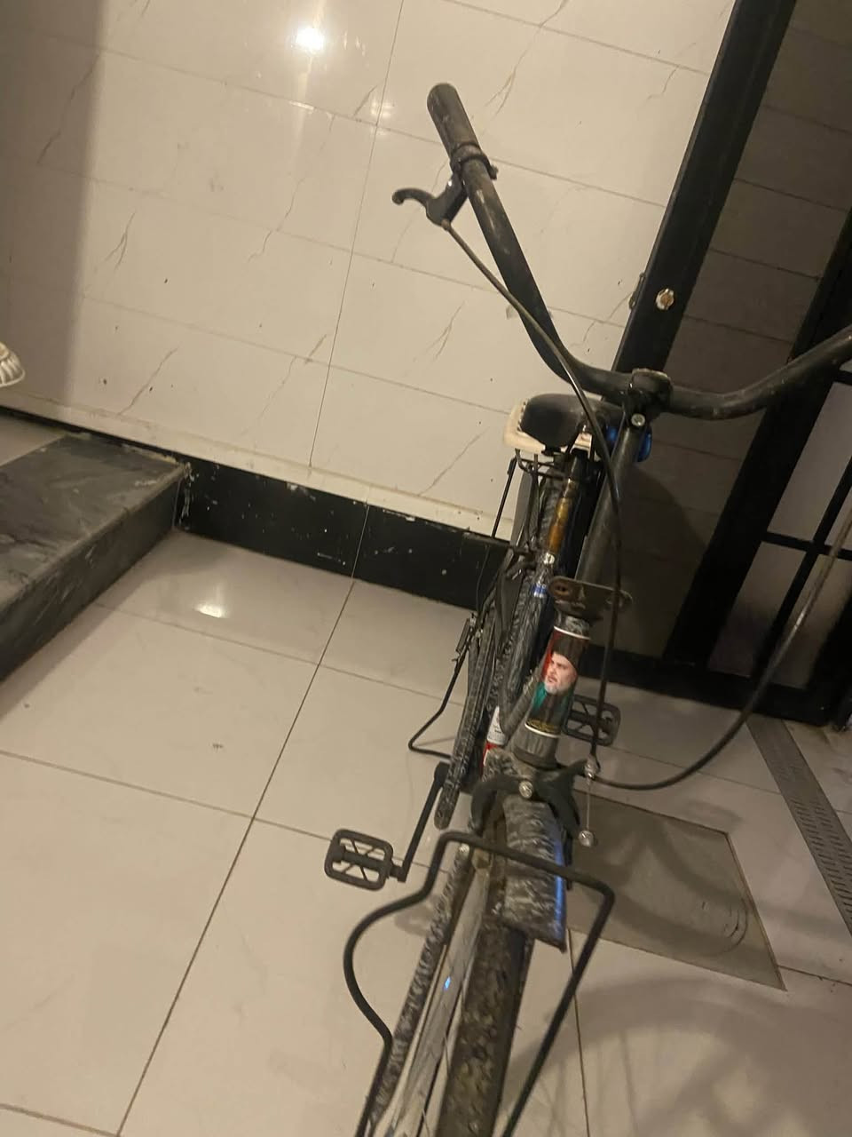 سلام عليكم شباب باسكل بناتي موشمً اصلي  لباسكل جديد  مستعمل فتره قليله للبيع سعره ٩٠ وبي مجال مكاني بغداد شعب رقم ***********
