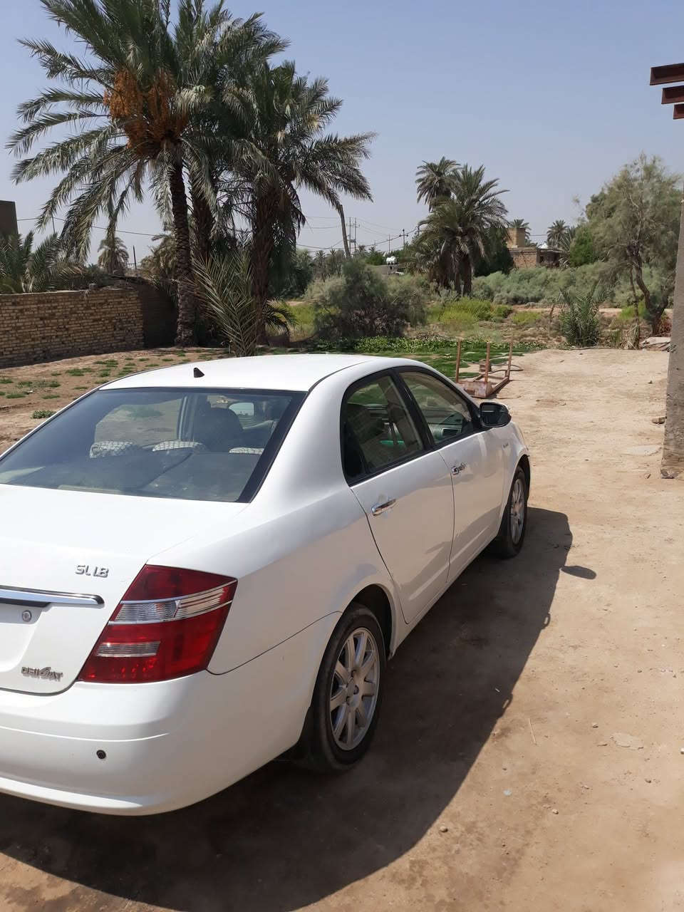 سيارة جيلي موبل أبيض حلوة   كاملة من محرك وكير وتبريد وصدر فقط خخة شبر بالجاملغ الأيسر الخلفي غير مصلحة الهزة لاتزال سارية المفعول
رقم بغداد بإسمي
 تحويل ثاني يوم وفي مرور الديوانية أو أي محافظة . 
 السيارة موجودة في الديوانية حاليا. 
السعر  65 وبيها مجال 
***********  أبو حارث
سيارة جيلي موبل أبيض حلوة   كاملة من محرك وكير وتبريد وصدر فقط خخة شبر بالجاملغ الأيسر الخلفي غير مصلحة الهزة لاتزال سارية المفعول
