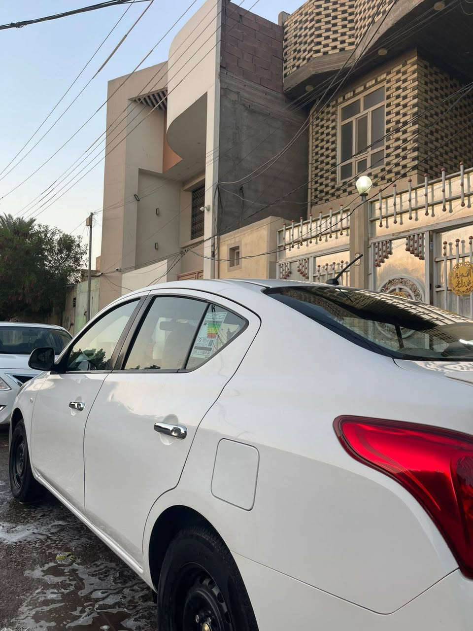 السلام عليكم مرخصت الادمن نيسان صني للبيع موديل 2019رقم دولي أربيل بس السنويه ساقطه سياره نضيفه وما عايزه اي شي السياره ماشيه 136كم السياره مكفوله من البارد والصبغ فقط مكان السياره نجف السعر 100وبي مجال
الرقم/***********.  للاتصال عل أثير واتساب
