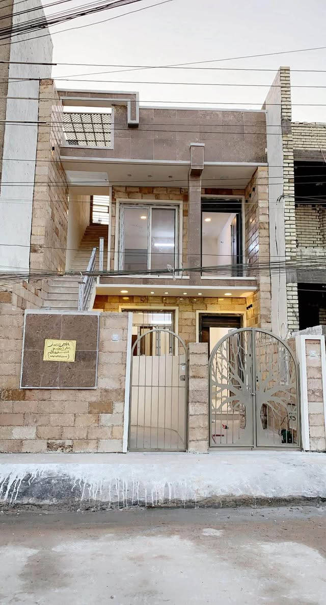 ‎سلام عليكم  
‎❤️ما شاء الله ❤️منزل للأيجار في منطقة 
‎////الطابق الثاني فقط متوفر////
‎السيديه مساحته ١٥٠ متر بناء درجه اولى  طابقين مفصوله  
‎يحتوي على غرفتين نوم_ مطبخ حار وبارد _ حمام _ صاله  نفس تفاصيل في الطابق الثاني 
‎مفصول الطابق الاول عن الطابق الثاني من  ماء وكهرباء ومدخل للبيت
‎السعر 
‎750 الف
‎  للأستفسار اكثر الاتصال ع رقم  

*********** 📞
