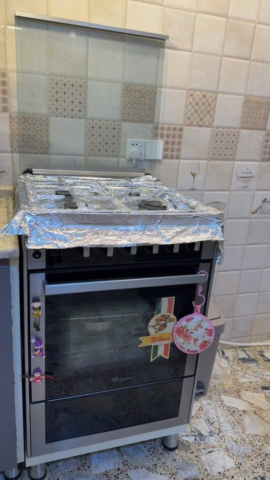 مطبخ متكامل للبيع نظافه 100‎%‎ كلش جديد مع طباخ 
يكون داخل المنيوم والخارج hdf والسطح مرمر يباع بالكامل 
مع طباخ الاستفسار ***********
