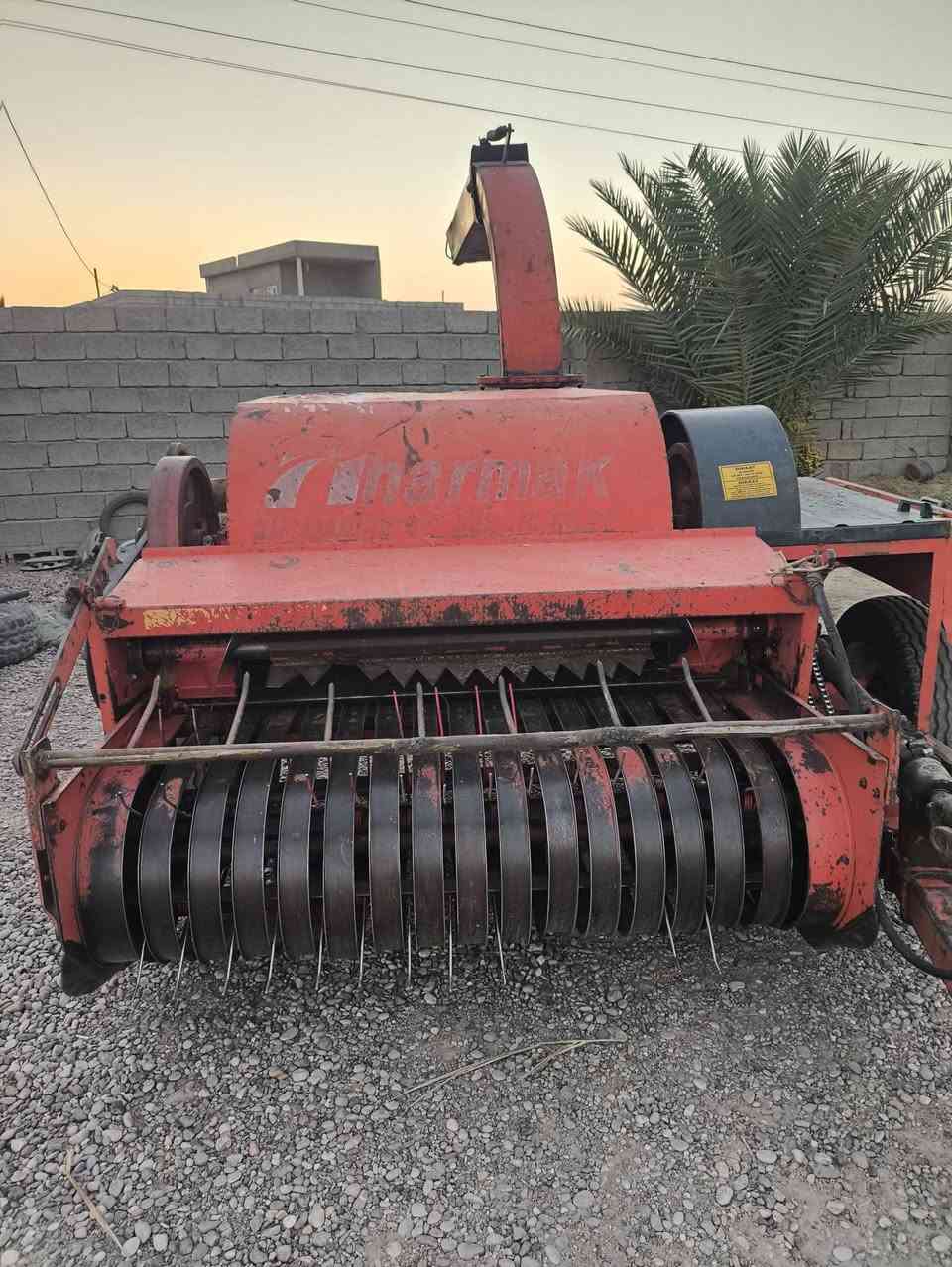 يوجد لاهومه للبيع + 3 عرباين
نوعيه    هارمك 
درجه اولى 
طخم تايرات جديد 
شغاله درجه اولى اي خلل ماكو 
ـــــــــــــــــــــــــــــــــــــــــــــــــــ

وايضاً العرباين 
اي خلل ما بيهن 
كلوو درجه اولى 

للاستفسار 
***********
