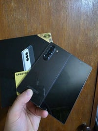 للبيع Fold6 📱 النسخه الخاصه 🫡مو العاديه📵 اللون Crafted Black 🖤 الذاكره...