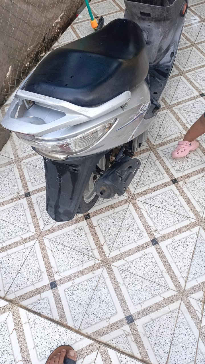 ج4 مفتوحه دراجه فول نعومه 
كله شغاله كل نقص مابيه 400 ومجاله قليل 
*********** ناصريه مركز دراجه على  البلاد

نص مكتوب في الصور:
- CAMON 20 Pro 2026.09.18 18:23 101mm f/1.7 1/60s ISO310