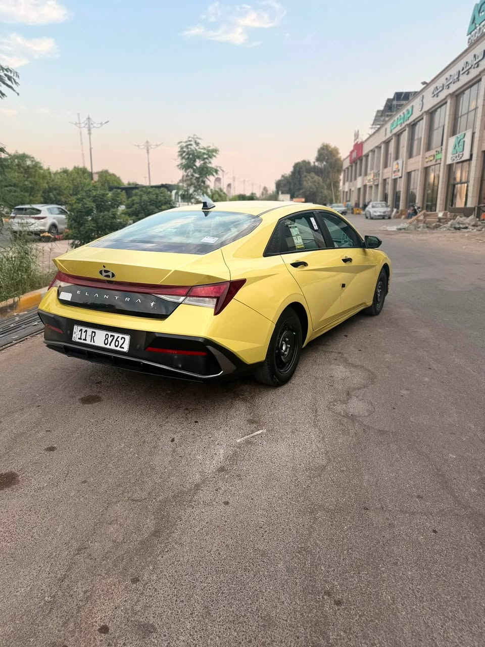 السلام علييكم عندي النترا للبيع موديل ٢٠٢٥  دخول جديد مرقم بغداد بسمي ماشية ١٩ حادث سيارة فقط تبديل جاملغ بدون دواخل مكينة ٢٠٠ دوش دوشمة عامة جديدة تخم تاير تخم ويل سيارة متعوب عليها صور حادث مرفقة بل منشور السعر ١٤٨ وبيها مجال موبايل ***********  مكان سيارة ديالي بعقوبة

نص مكتوب في الصور:
- 4 / 16 CARFAST CAR FROM USA Make, Model, VIN or Lot No. Archived Lot. Auction ended on 12.03.2026 Car from USA -Car Auto Auction -Hyundai -Elantra -2025 CARFAST CAR FROM USA Video
- 6 / 16 CARFAST CAR FROM USA Make, Model, VIN or Lot No. Archived Lot. Auction ended on 12.03.2026 Car from USA -Car Auto Auction -Hyundai -Elantra -2025 CARFAST CAR FROM USA Video