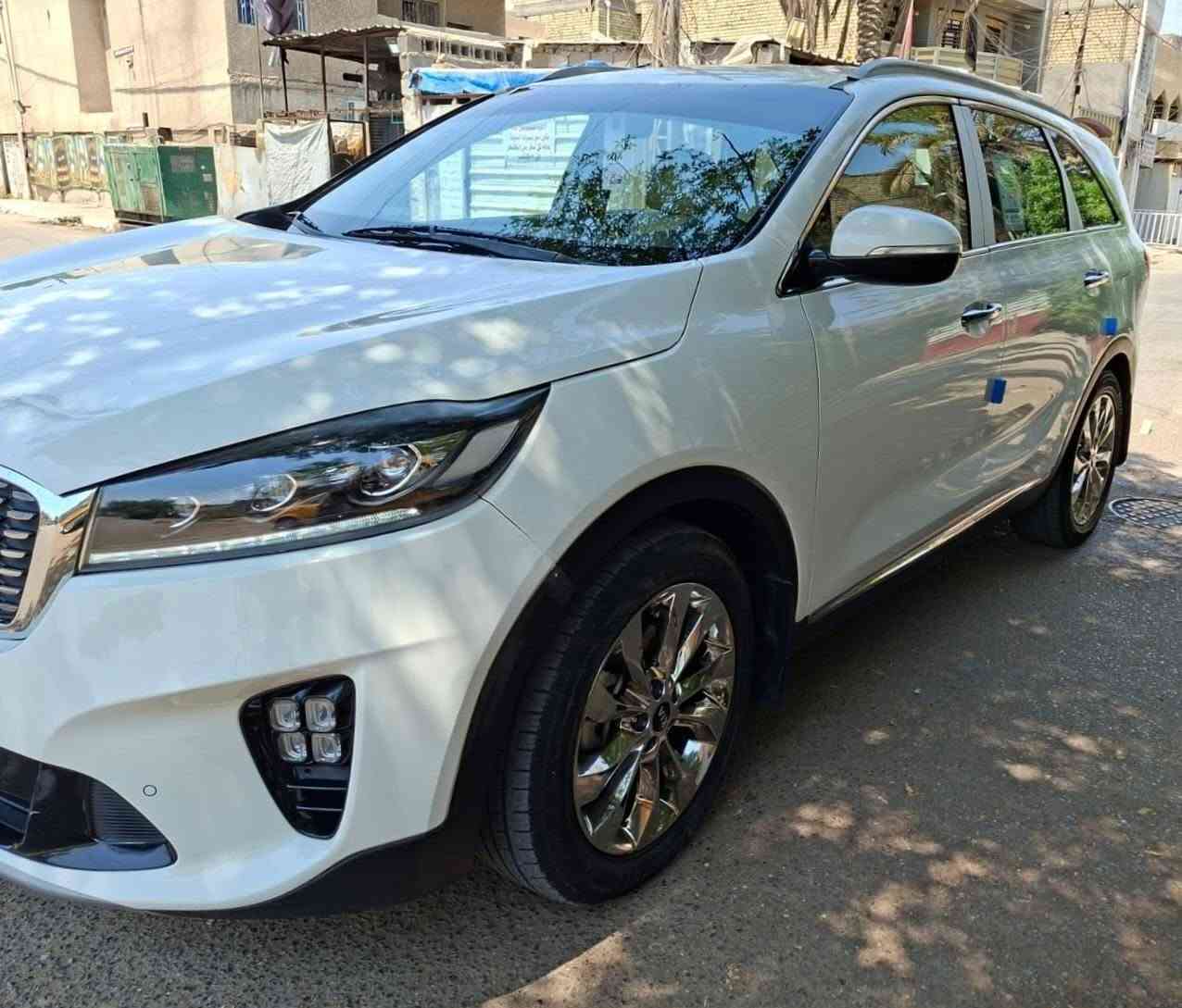 🚘 للبيع :سورنتو 2020
🔹 وارد خليجي، فول ما عدا البانوراما.
🔹 7 راكب
🔹 محرك 6 سلندر
🔹 تبريد 3 قطع
🔹مثبت سرعه 
🔹 شفط + إشارات بالمرايات
🔹 بصمة تشغيل + بصمة أبواب وصندوق
🔹 بردات خلفية
🔹 حساسات أمامي وخلفي
🔹 كاميرا خلفية
🔹 نظام ECO وعادي
🔹 شاشة لمس
🔹 كشنين كهرباء
🔹 ماشية 98 كم
🔹 مشروع وطني، باسمي
🔹 بيها بارد مكانين على كد شبر
🔹 المحرك والكير كفالة
💰 السعر: 227 ورقة بيها مجال بسيط بعد المعاينة
🔄 بيع فقط 
📍 المكان:بغداد – الرصافة
📱 الرقم: *********** بغداد, العراق
