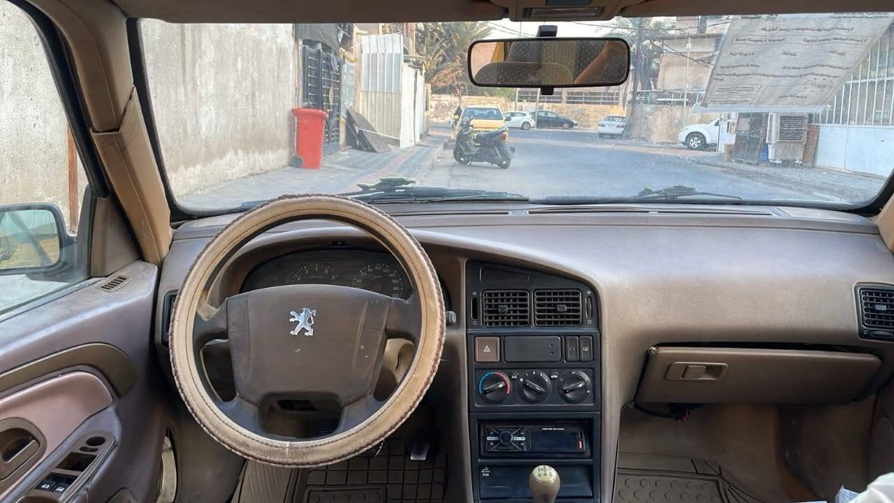 بيجو موديل 2013مصفرة هيئة وغرامة تبريد ثلج رقم بغداد تحويل مباشر مكانها بغداد السعر 25وبيها مجال قليل الاتصال ***********
