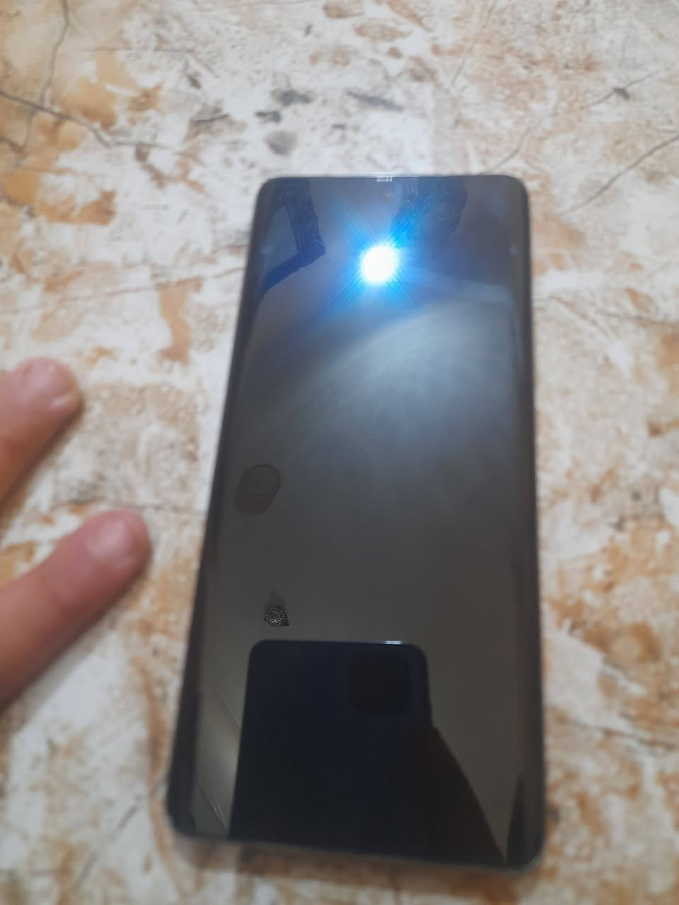تليفون للبيع جهاز مقفول يريدله سوفت جهاز نضيف وبلادي كلشي مامبدل بي ذكره 256 النظافه فول بس يرادله سوفت ب275مكاني ديالى بعقوبه تقاطع الساده الاتصال على الرقم الموجود او مراسله الواتس ***********

