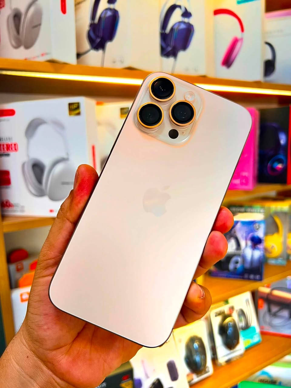 السلام عليكم 

للبيع آيفون 16 pro max
شرق اوسط ذاكره 256 
بطاريه 91 
جهاز نظيف مامفتوح ماخاضع لأي صيانه 

للاستفسار ***********
واتساب او اتصال
