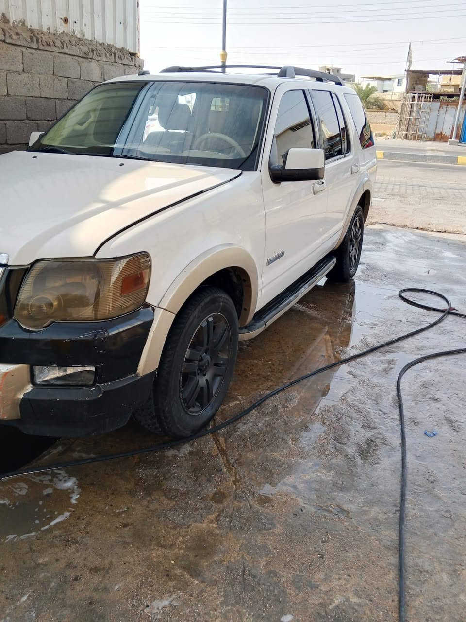 سياره للبيع فورد اكسبلور فول مواصفات بيها شاشتين وتبريد حداديه خير من الله قيم مكينه كف قيم مكينه كفاله قصه شنطه سنويه بيها طبق الاصل وارقام انجليزي سعرها ب 30 وبيها مجال عنوانها بصره هذا رقم التليفون ***********

