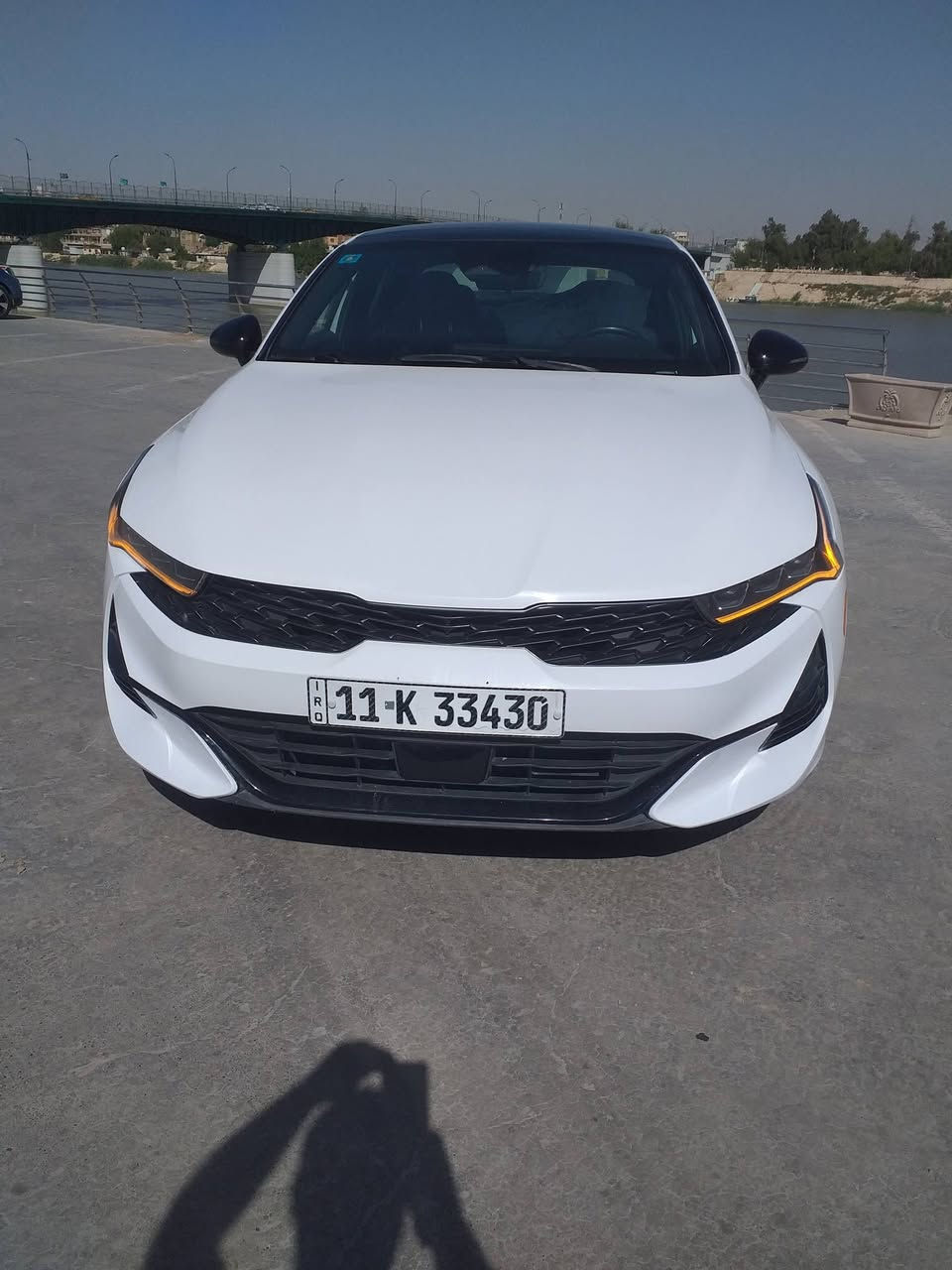 كي فايف k5 2023 لون ابيض بانوراما  فول مواصفات ترقيم جديد باسمي
رقم بغداد 
وارد امريكي 
جيتي لاين Gt-line
محرك 1600 تيربو
ماشيه 32 الف
فول مواصفات بانوراما
كشنات جلد اسود
رادارات توقف ذاتي نقطة عمياء 
شحن لاسلكي 
بصمة تشغيل 
4 انظمة قيادة كشن كهرباء مواصفات جيتي لاين المعروفه
صور الحادث مرفقة بالمنشور
السياره جاهزة وحلوه ماناقصها شي
مكاني بغداد  الكاظمية
السعر  155
 موبايل ***********

