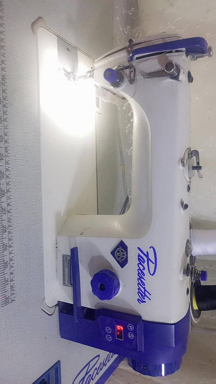 ماكنه الخياطه صناعي للبيع جديده السعر 300المكان بعقوبه الحديد للاستفسار ***********
