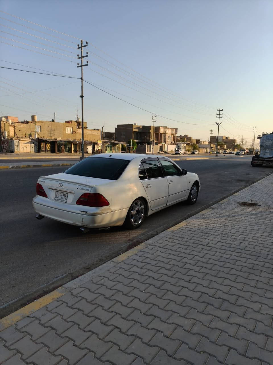السلام عليكم اخوان 
لكزز LS430
مديل 2002 
فول مواصفات 
خزن ميموري 
چوبلس جدد هستوني شادهن
بيبان وجنطة شفط 
مري شفط 
بردة خلفية 
ويل نيكل اصلي 
تدفئة وتبريد بالكشنات 
مضخم صوت بلاد 
كشنات وستيرت كهربائية 
محرك بل چيس وكير جديدصار فترة من شادهن
حدادية خير من الله
السيارة عوزها ترتيبات 
الي تعجبة السيارة بي خير ويدلل 
السيارة بيع او مراوس حسب القناعة ‏السعر75 وبيها مجال
‪***********‬‏
