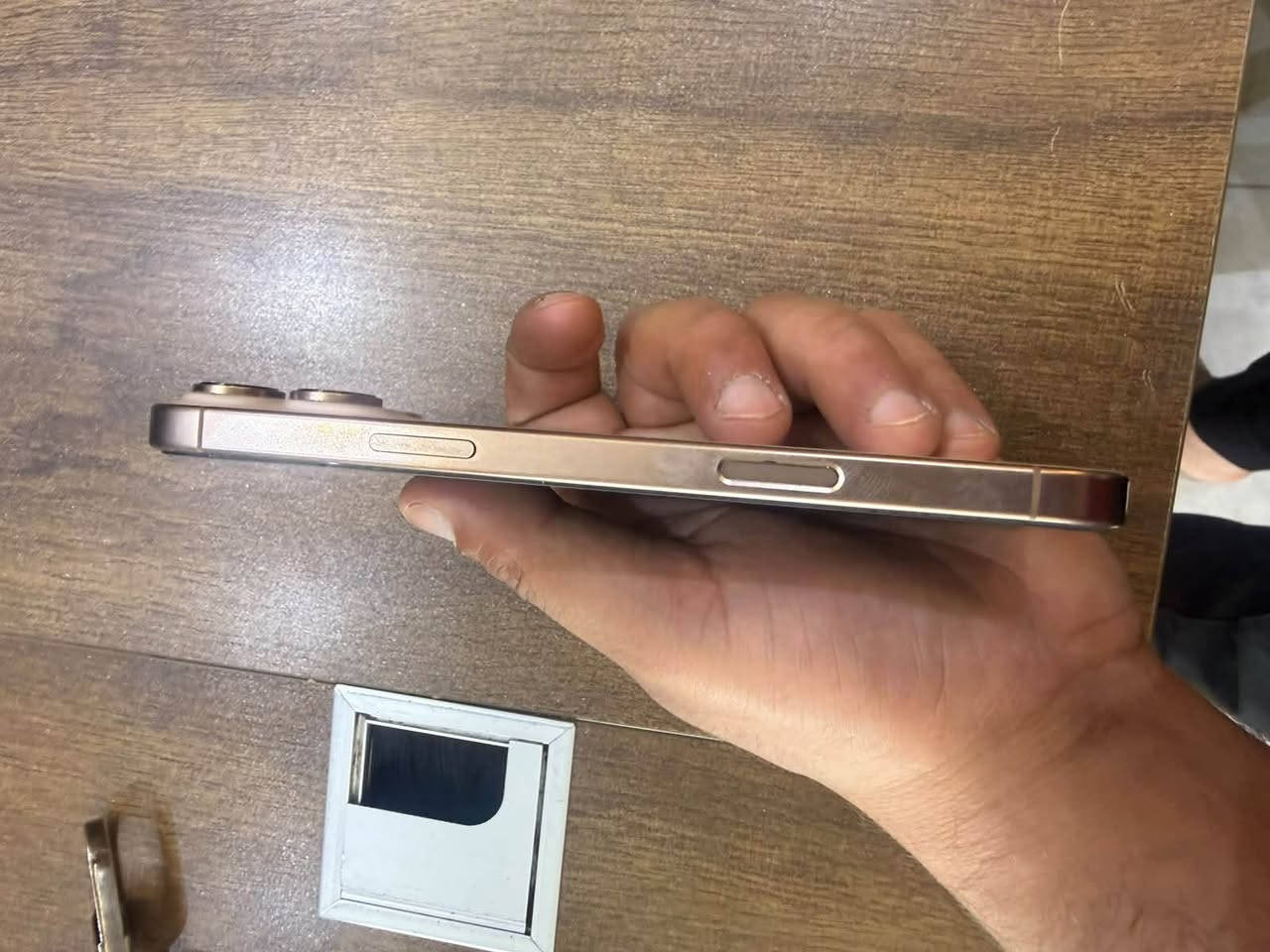 آيفون ١٦ برو ماكس • ٢٥٦ • بطارية ١٠٠٪
