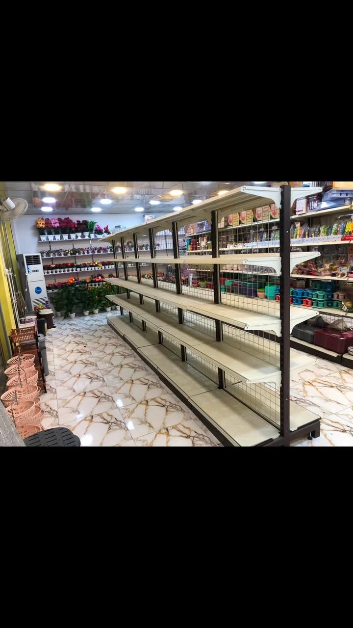 رفوف سفينه 12 متر مكاني البصره الجنينه
للاستفسار الاتصال ع الرقم ***********
