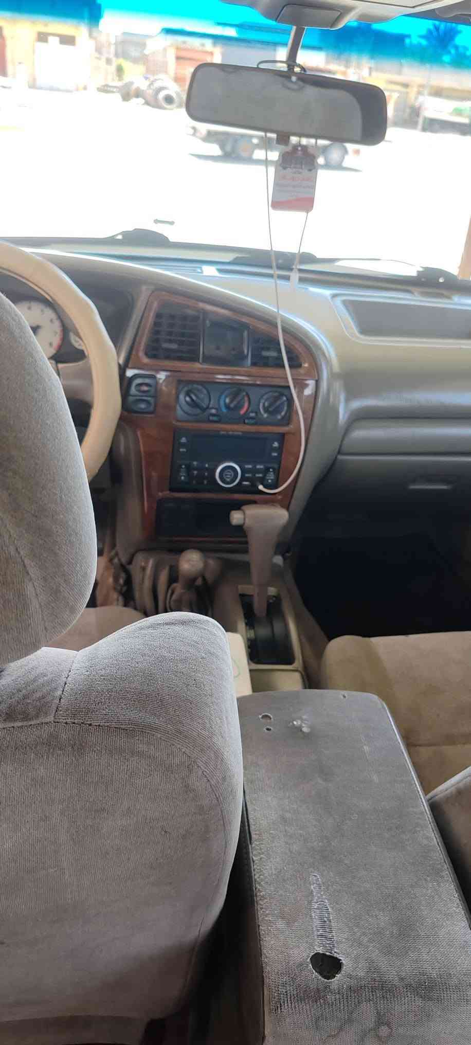 سلام عليكم نيسان باتفندر موديل ٢٠٠٣ سيارة خير من الله كله جديد مكينه جديده صدر جديد مال حاوية مكينه ٣٥٠٠ لوكير تبريد شغال السعر ٦٨ وبيه مجال قليل استفسار *********** أو ***********

نص مكتوب في الصور:
- *********** ***********