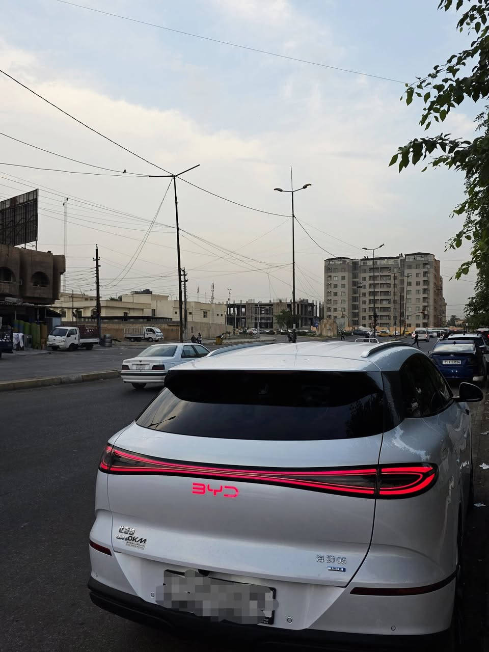 بي واي دي سيليون 06  2025  رقم بغداد اخت الزيرو 
ماشية  3.000km اخت الزيرو 
ترقيم جديد
هزة جديدة
سنوية جديدة
الجام بلادي  مضلل الخلفي ️وعابر هزة✅️
المواصفات:
كرسين كهرباء✅️
كراسي تدفئة تبريد✅️
لايتات داينمك + وية الاشارة وفرة الستيرن
شحن مدى  160km ✅️
وقود مدى    1.500km ✅️
تبريد قطعتين
حساسات عدد 12 — 13 كامرة  — اوتو بارك — قيادة ذاتية —
صندوق كهرباء  — داخل كريمي  —  5  راكب 

للتواصل ويفضل واتساب  : ***********
العنوان:  بغداد حي العامل
السعر :   39.500 وبيه مجال ✅️
